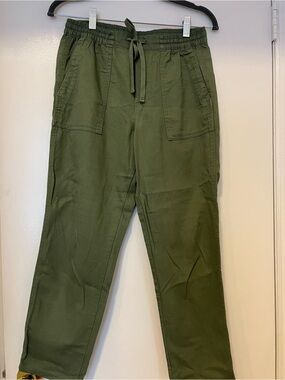 Women's Gap green cargo pants. Size XS